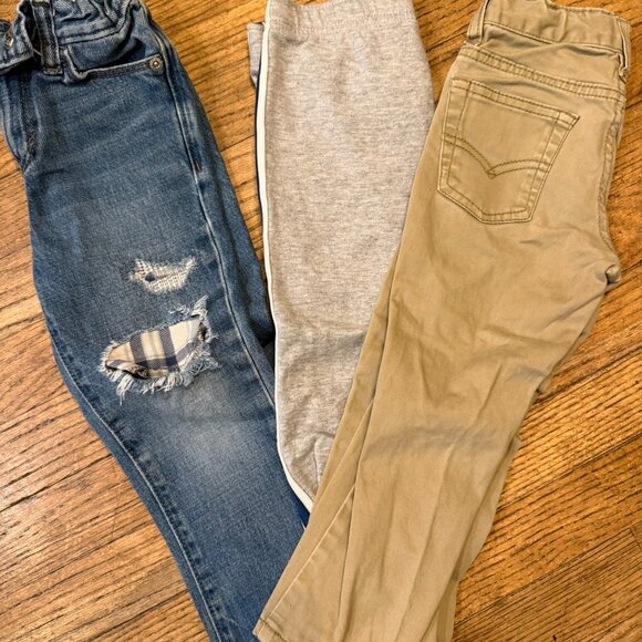 Toddler Boy Bundle (7 Items) | 2T - Set #1 - Picture 4 of 8